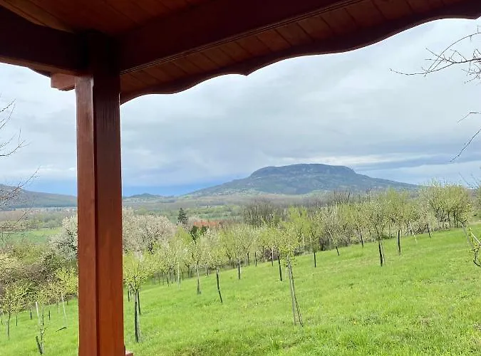 Eszter-haz בית הארחה Kisapati