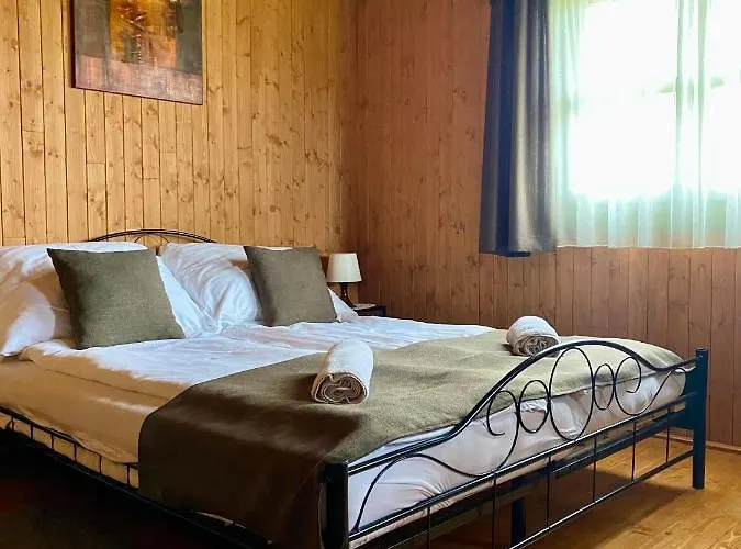 ゲストハウス Eszter-haz 3*